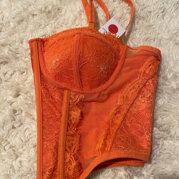 Corset top 🧡 - Picture 2 of 3